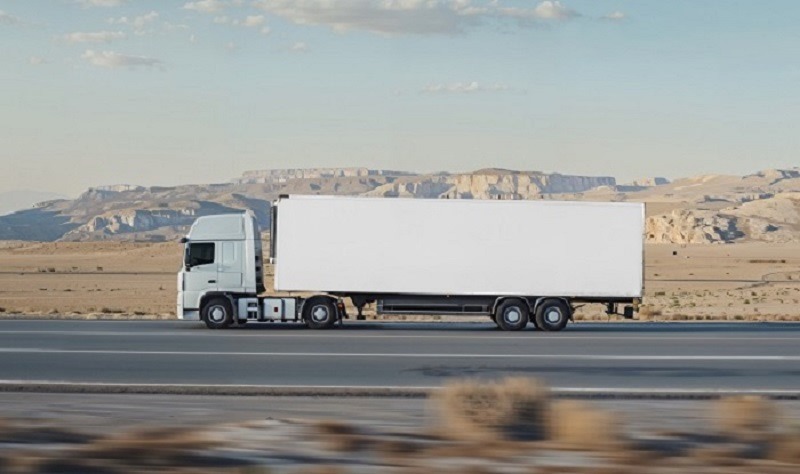 US Supply Chain & Logistics Challenges in 2025: Ports, Trucking and Warehouses Under Pressure